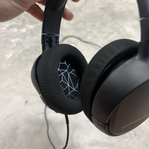 Steelseries Arctis 1 Gaming headset Wired for PS4/PS5 Xbox One X & S Series - Picture 4 of 8